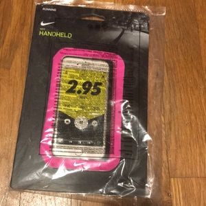 New! Nike Smartphone Holder